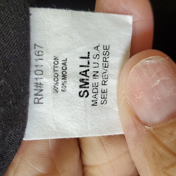 CHA CHA VENTEblack top. Size small. Sleeves and down are fringed. - Picture 8 of 9